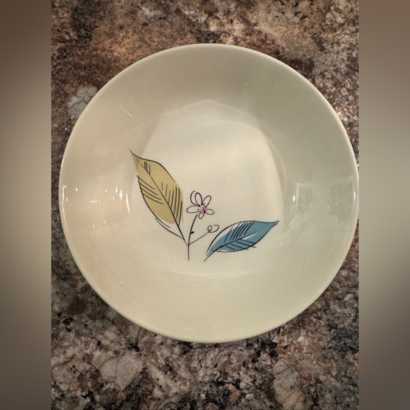 Vintage Salem China Company dinnerware in the "Biscayne" pattern - Picture 10 of 16